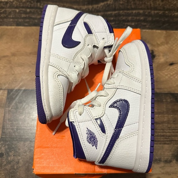 Nike Air Jordan 1 Retro High OG TD 'Court Purple' - Picture 5 of 7